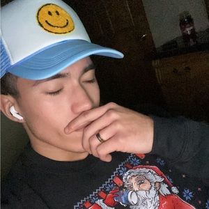 Meet your Posher, Ethan